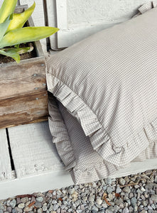 LUDLOW Heritage Ruffle Pillow